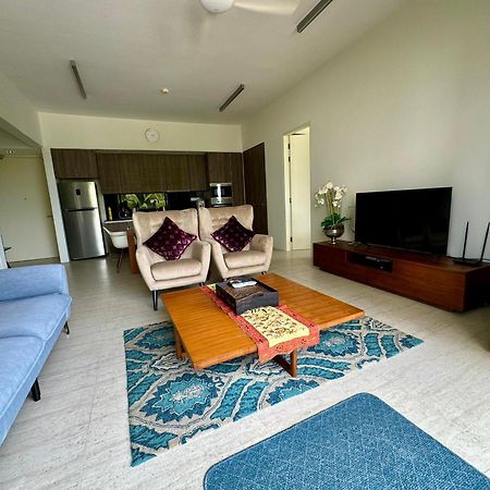 By The Sea- Pool And Sea View Appartement Batu Feringgi Buitenkant foto