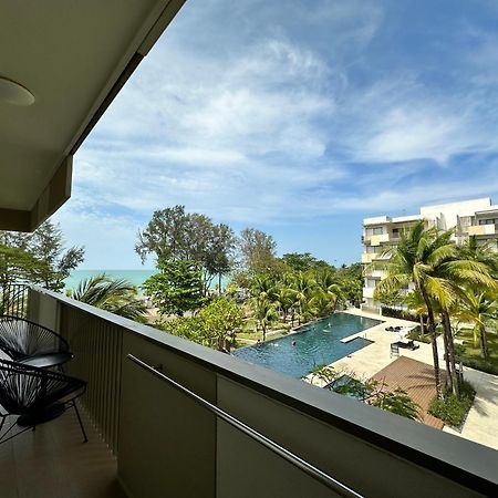 By The Sea- Pool And Sea View Appartement Batu Feringgi Buitenkant foto