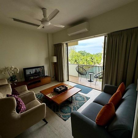 By The Sea- Pool And Sea View Appartement Batu Feringgi Buitenkant foto