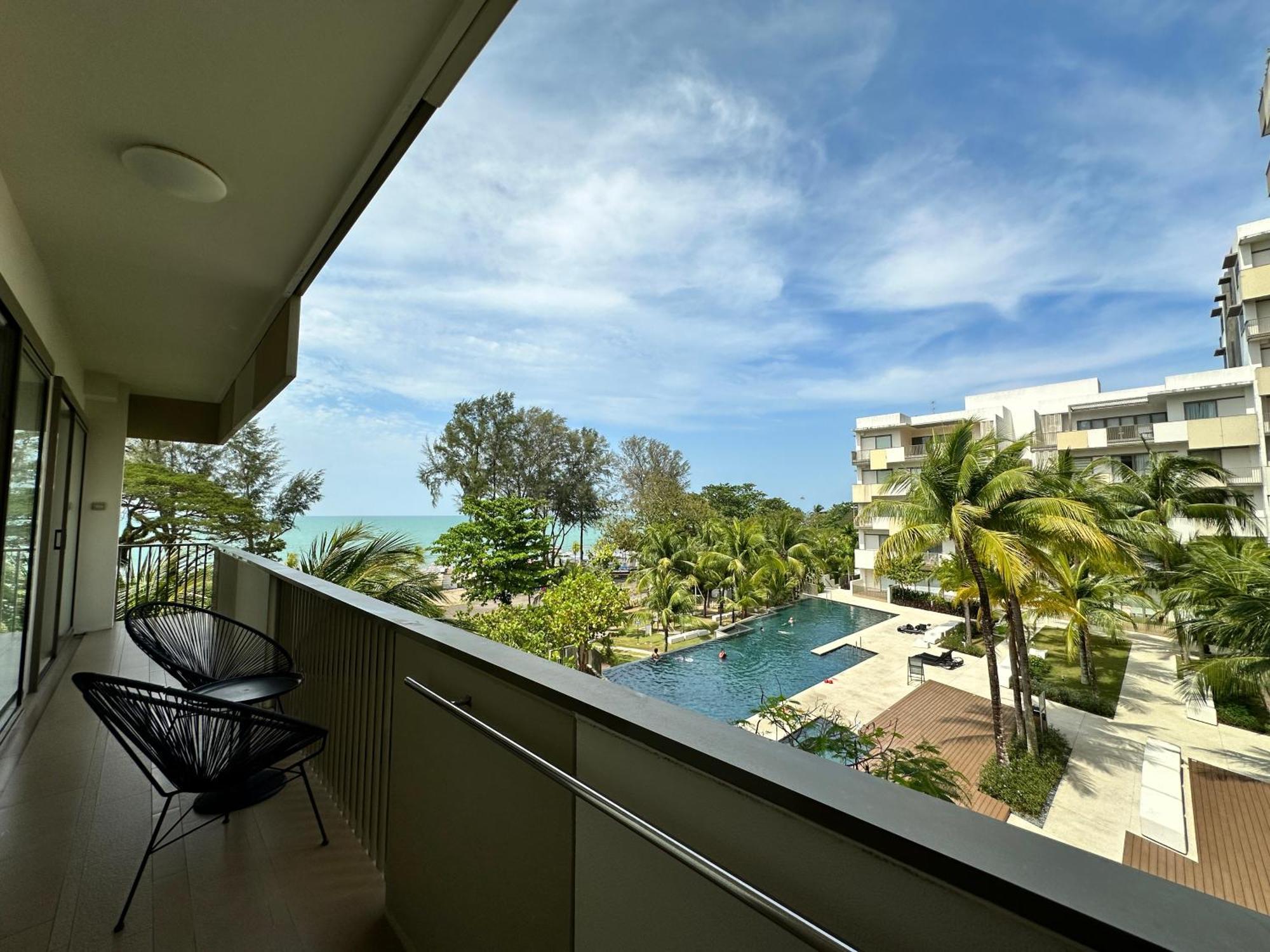 By The Sea- Pool And Sea View Appartement Batu Feringgi Buitenkant foto