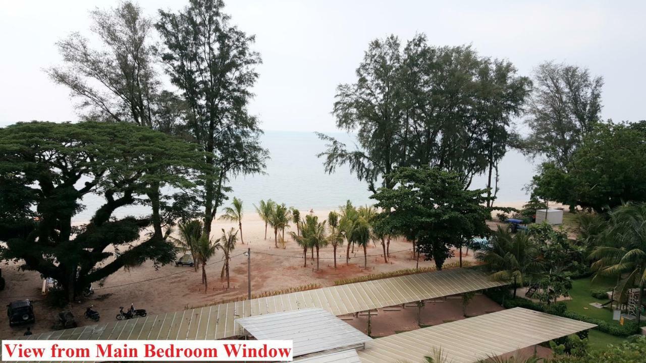 By The Sea- Pool And Sea View Appartement Batu Feringgi Buitenkant foto